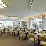 מלון Art Superior 4*