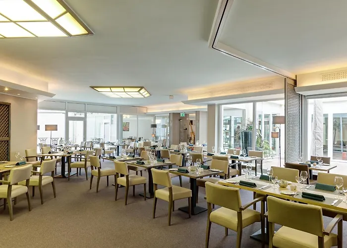 Hotel Art Superior 4*